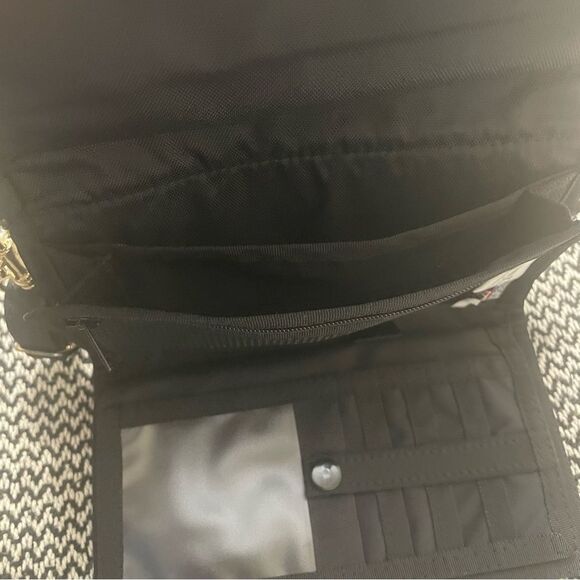 Danny K Beverly Hills Black & Tan Tapestry
Crossbody/Clutch/Wallet - Picture 6 of 13